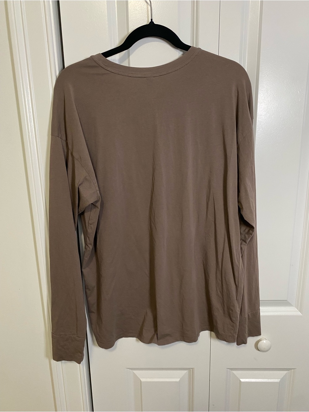 Vuori Long Sleeve Feather Tee - Picture 5 of 8